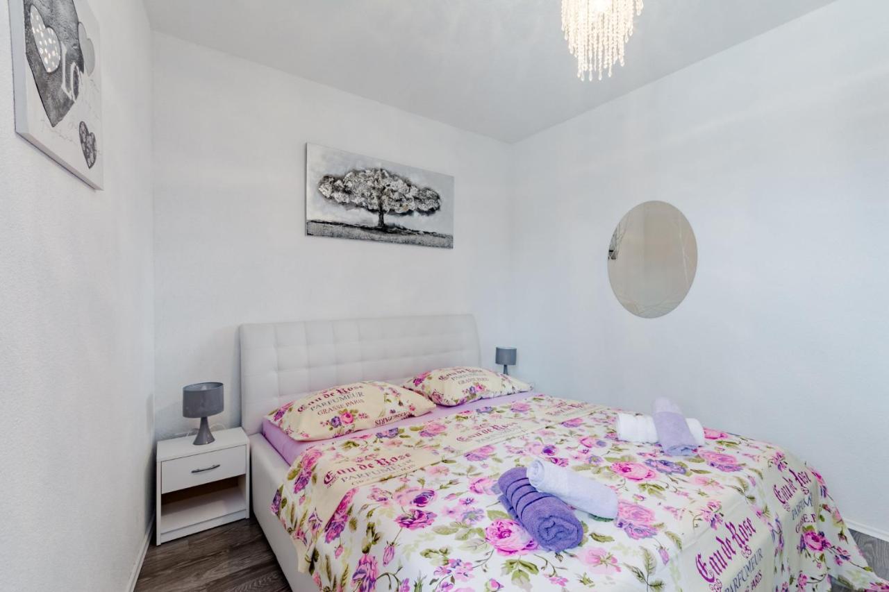 Apartment Anamaris Solin Eksteriør bilde