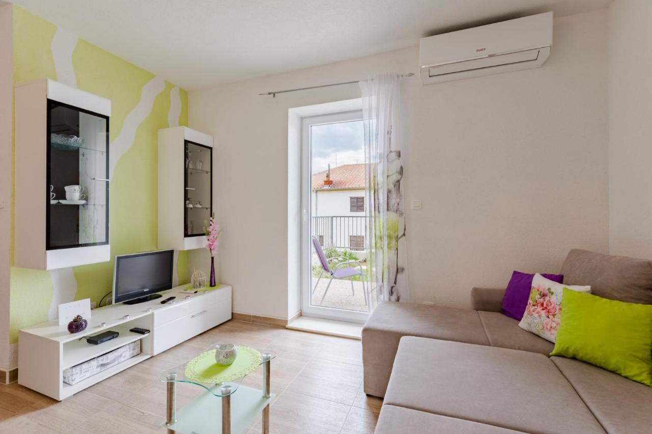Apartment Anamaris Solin Eksteriør bilde