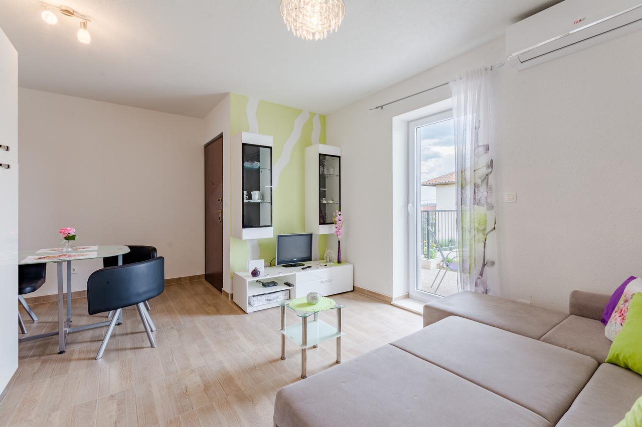 Apartment Anamaris Solin Eksteriør bilde